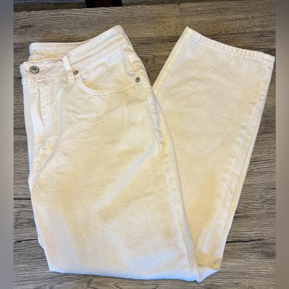 American Eagle AE Khaki Mom Jeans Straight Mid Rise Size 12 Short Never Worn